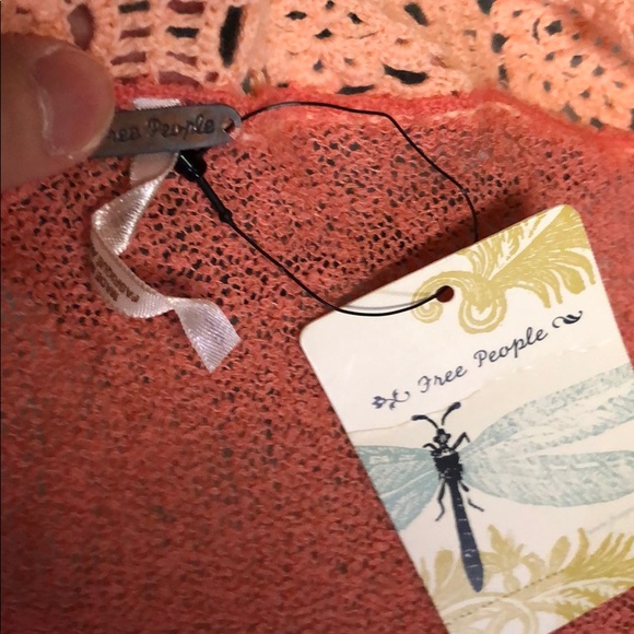 Free People light weight coral sweater sz Large - Picture 6 of 8